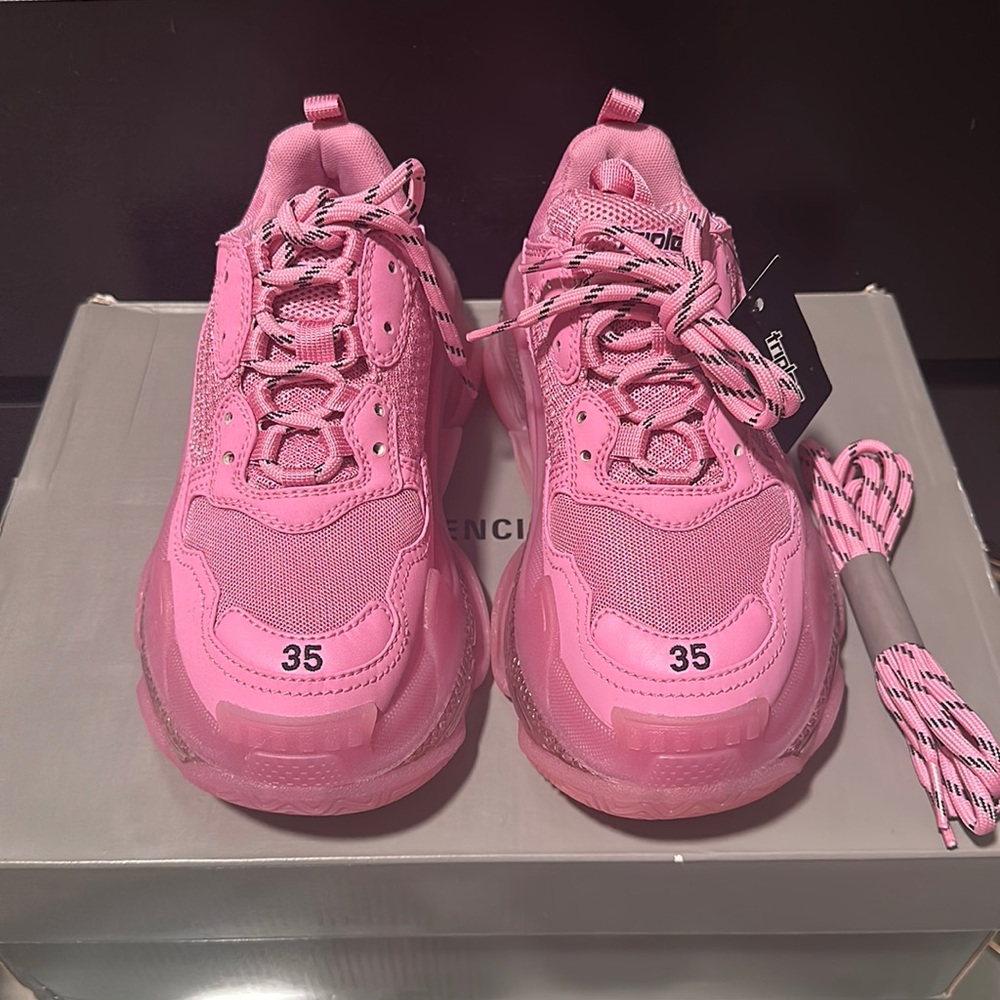 WOMEN'S TRIPLE S CLEAR SOLE SNEAKER IN PINK